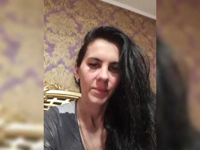 Offline 1Glorya1 on BongaCams