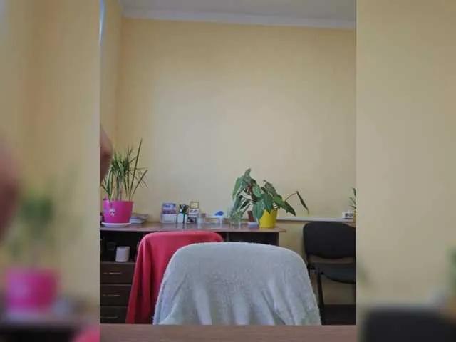 Offline 1Glorya1 on BongaCams