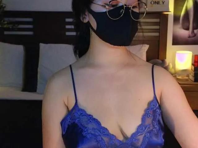 Freechat aaliyah18ally on BongaCams