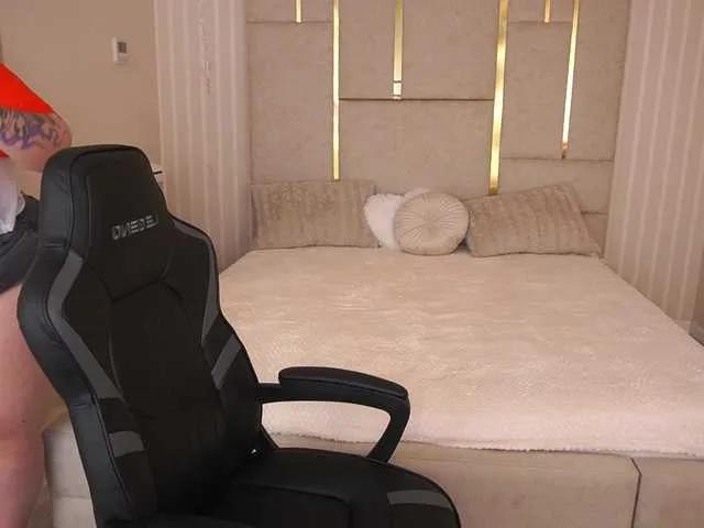 Offline AmazonkaStarrr on BongaCams