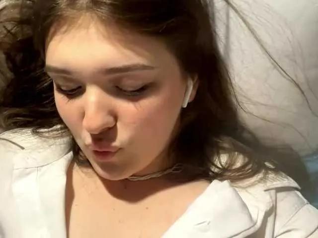 Offline AshleaReuer on BongaCams