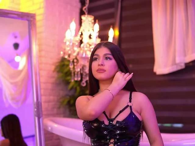 Freechat BellaNoirre on BongaCams