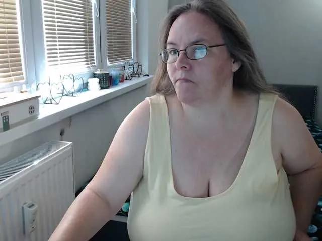 Freechat Bessy123 on BongaCams