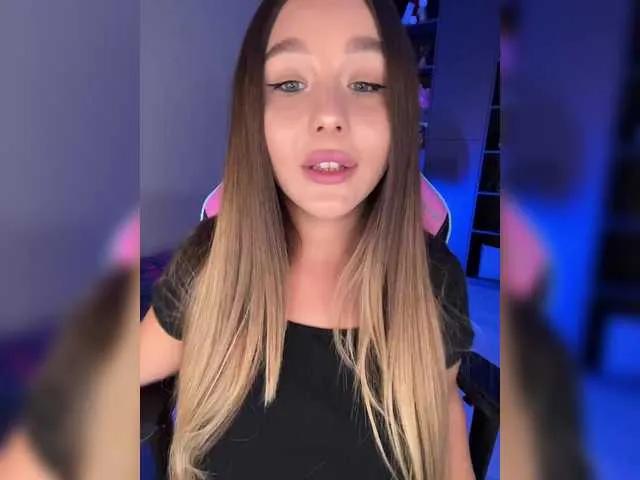 Offline BloomJuliette on BongaCams