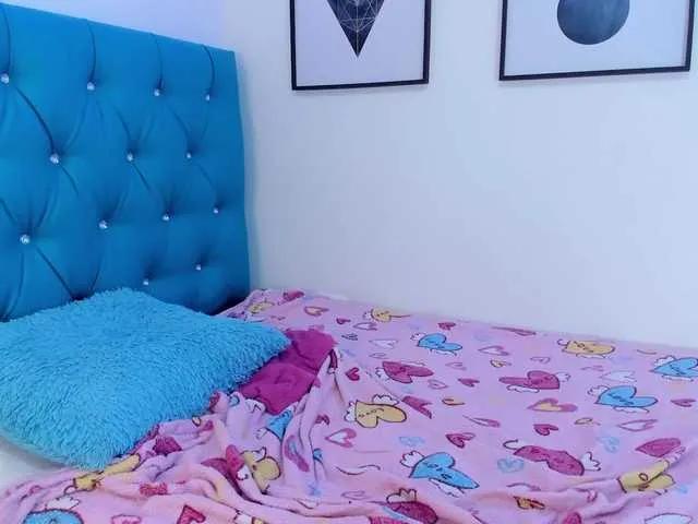 Offline candyluna on BongaCams