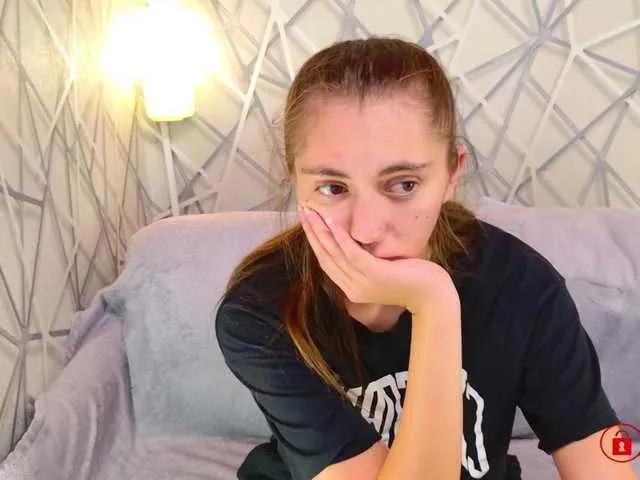 Freechat CharmingLIA on BongaCams