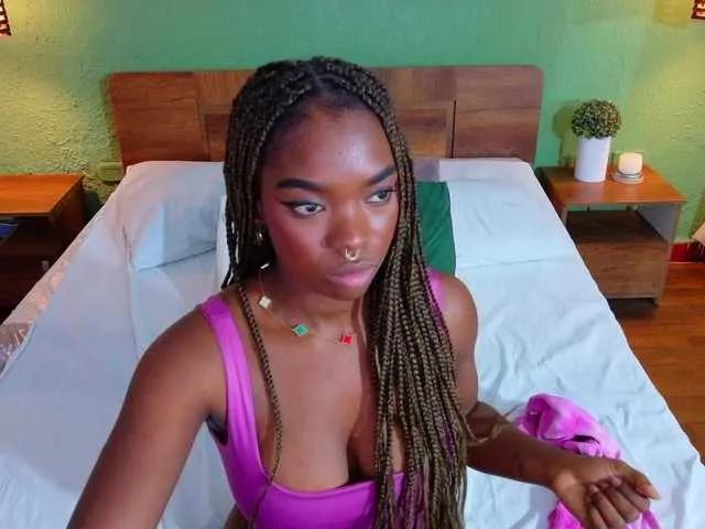 Offline Chocolatte-dreams on BongaCams