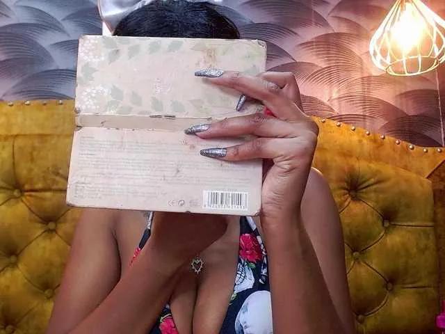 Offline CrystalBrooke3x on BongaCams