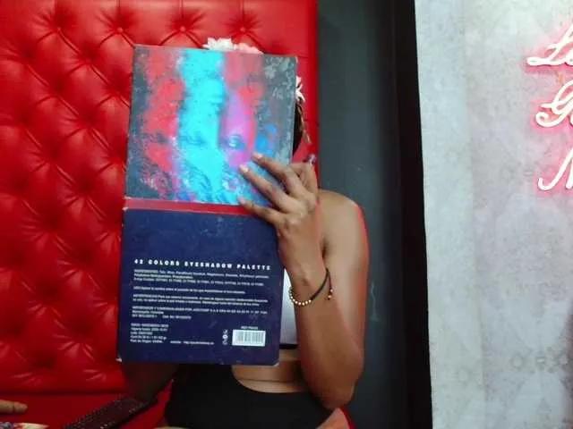 Offline CrystalBrooke3x on BongaCams