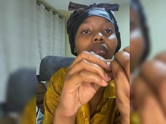 BongaCams Curvy-maxy9 is Freechat Curvy-maxy9 — Sound of tokens and tips