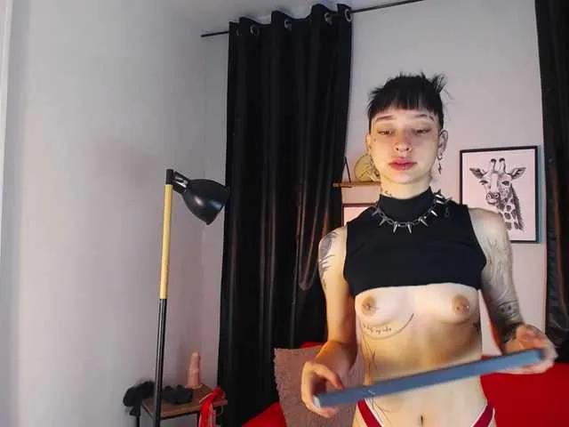 Offline DakariaHills on BongaCams