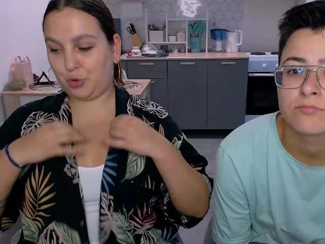 Offline dreamteamgirls on BongaCams