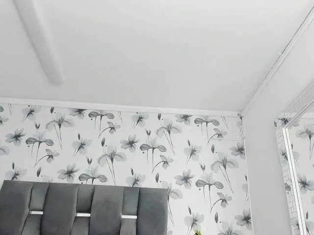 Offline Ehotloveaxxx on BongaCams