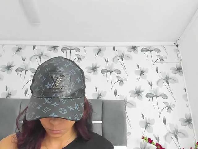 Offline Ehotloveaxxx on BongaCams