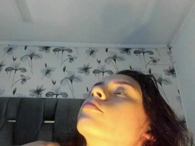 Offline Ehotloveaxxx on BongaCams
