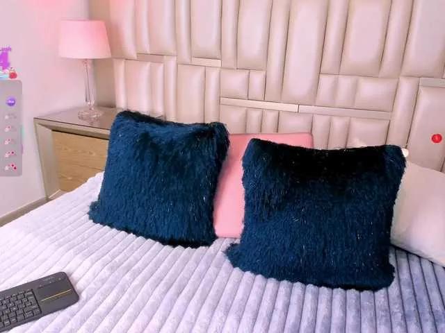 Freechat EinnyMure on BongaCams