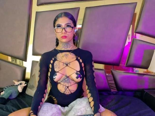 Freechat EmilieeLake on BongaCams