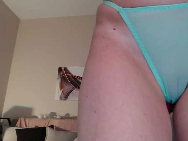 Offline EmilyAngel on BongaCams