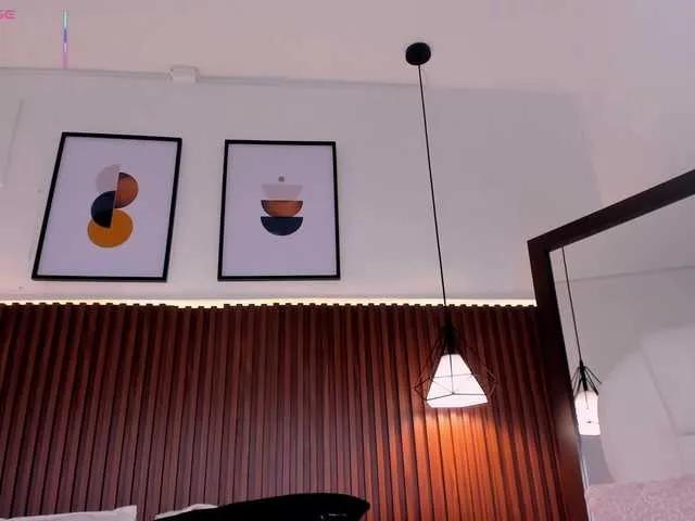 Offline Emma-white on BongaCams