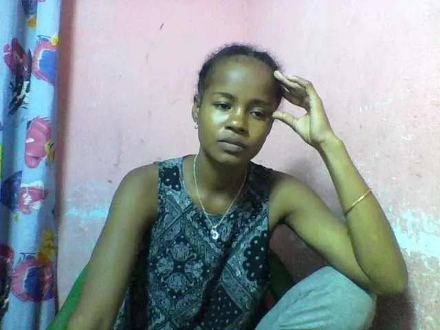 Offline flaviahh on BongaCams