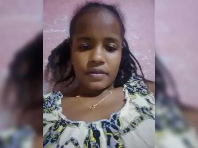 Offline flaviahh on BongaCams