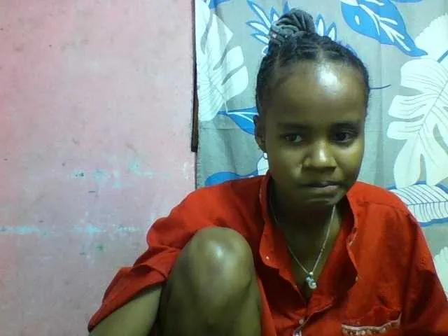 Offline flaviahh on BongaCams