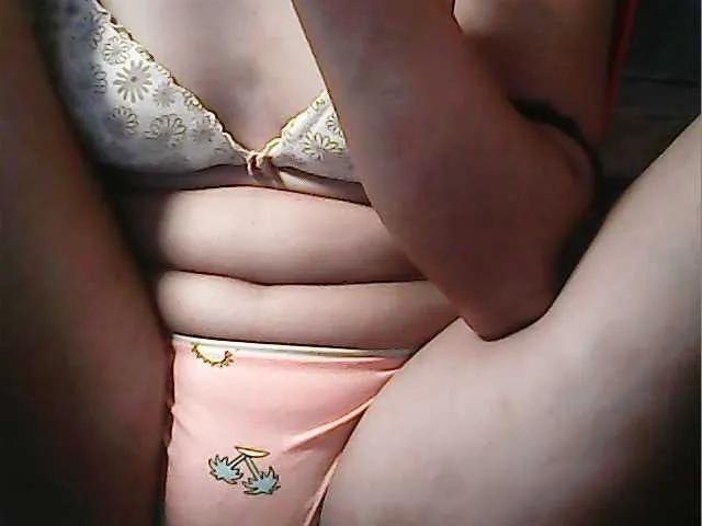 Freechat flowerhairypinay on BongaCams