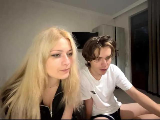 Hikkiii on BongaCams 