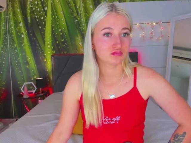 Offline HollyTaillor on BongaCams