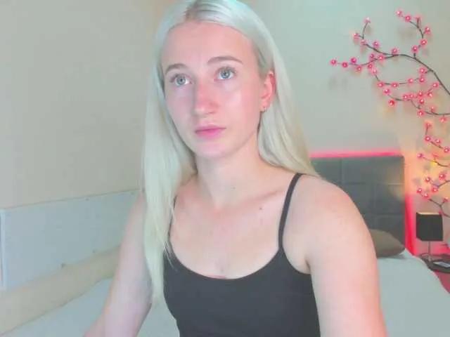 Offline HollyTaillor on BongaCams