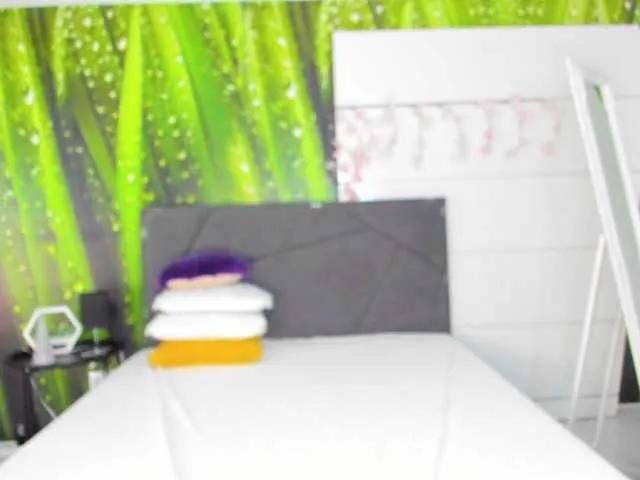 Offline HollyTaillor on BongaCams