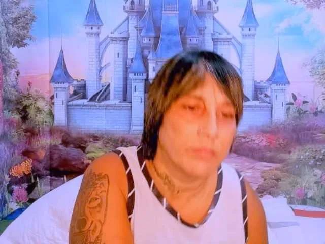 Offline indianroxy on BongaCams