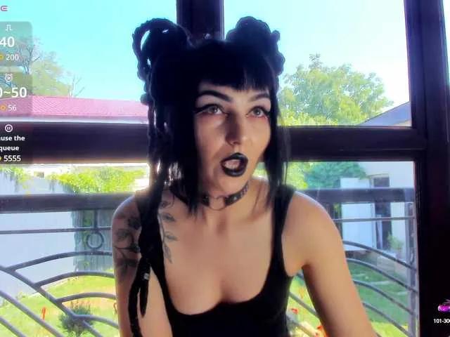 Offline ingridblondy94 on BongaCams