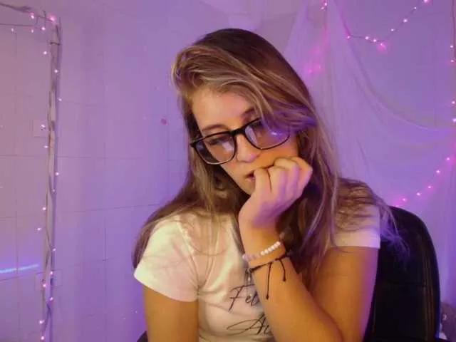 Offline Isabela-Ross on BongaCams