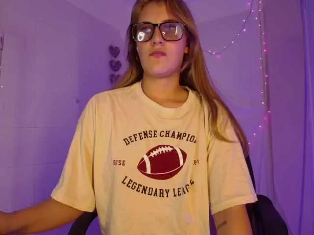 Offline Isabela-Ross on BongaCams