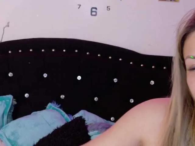 Offline Ivypoison10 on BongaCams