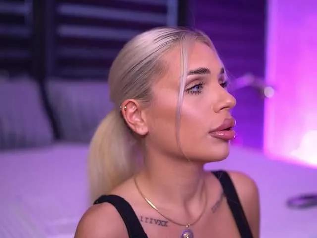 Freechat IvyRowa on BongaCams