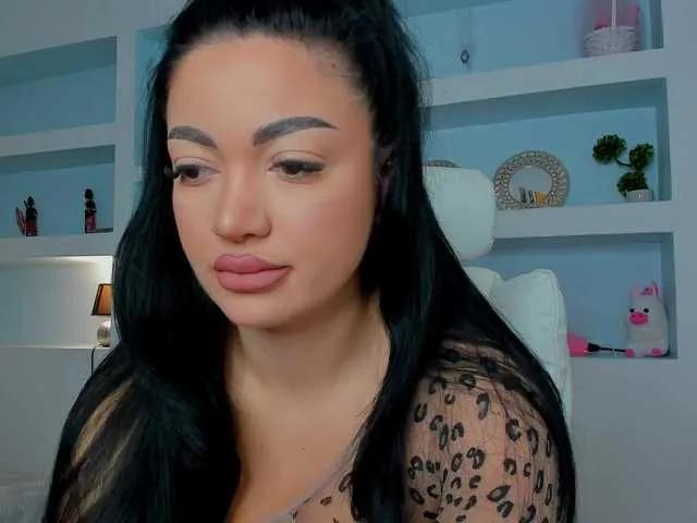 Offline JuicyJulie on BongaCams