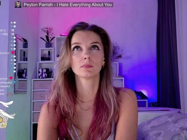 Karamelsw on BongaCams 