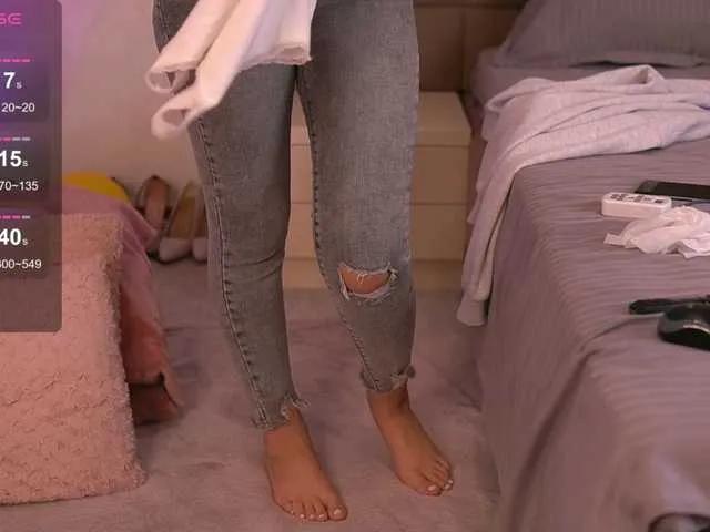 BongaCams KyraCase is Freechat KyraCase — Whispers and kisses