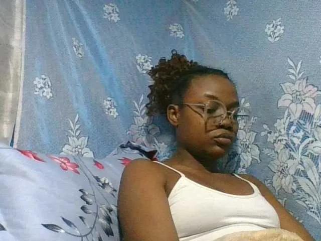 Offline Labella204 on BongaCams