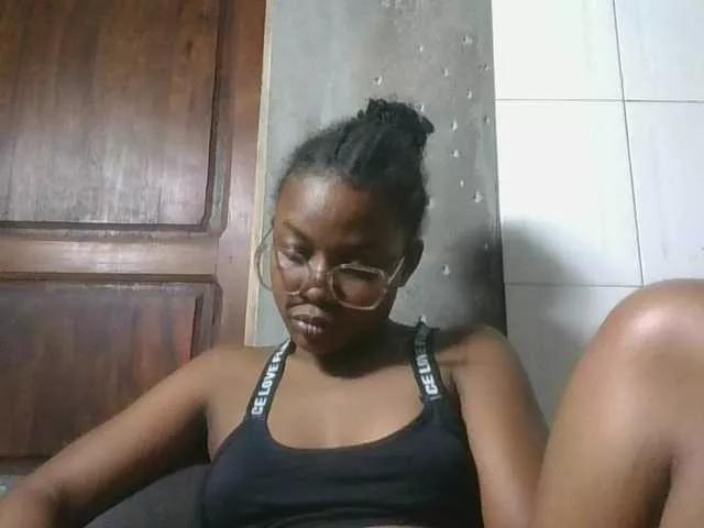 Offline Labella204 on BongaCams