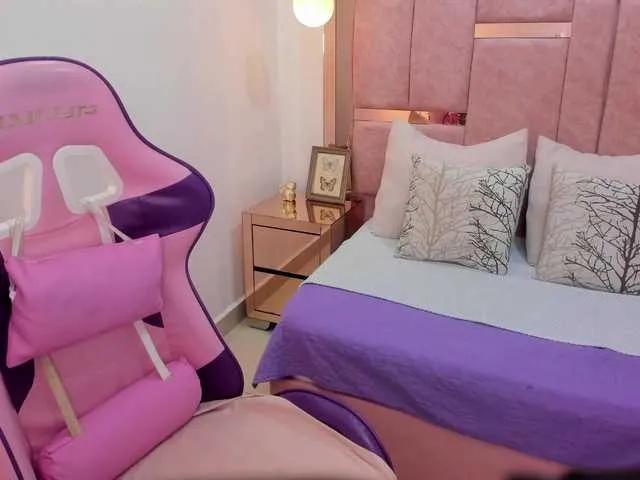 Offline larispark on BongaCams