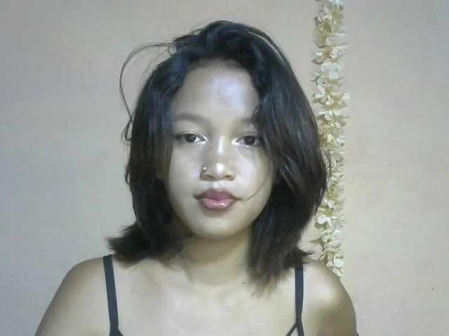 Offline Laura1881 on BongaCams