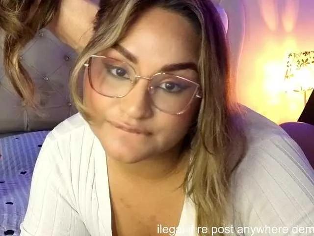 Offline lauralei01 on BongaCams