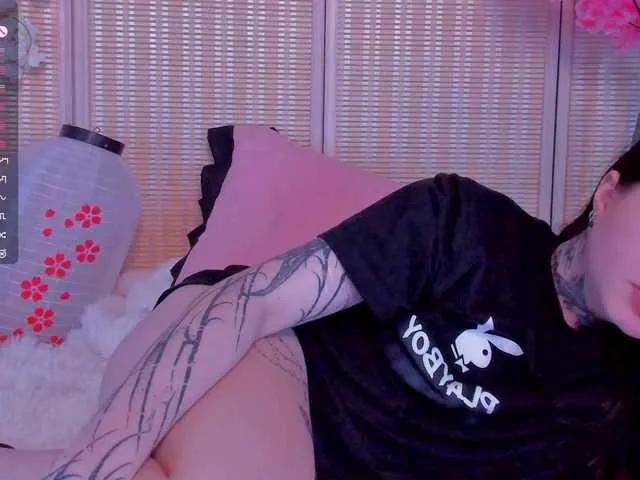 Freechat Leinbone on BongaCams