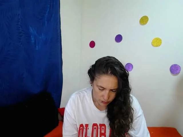 Offline leyla-hot on BongaCams