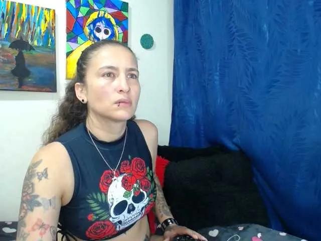 Offline leyla-hot on BongaCams