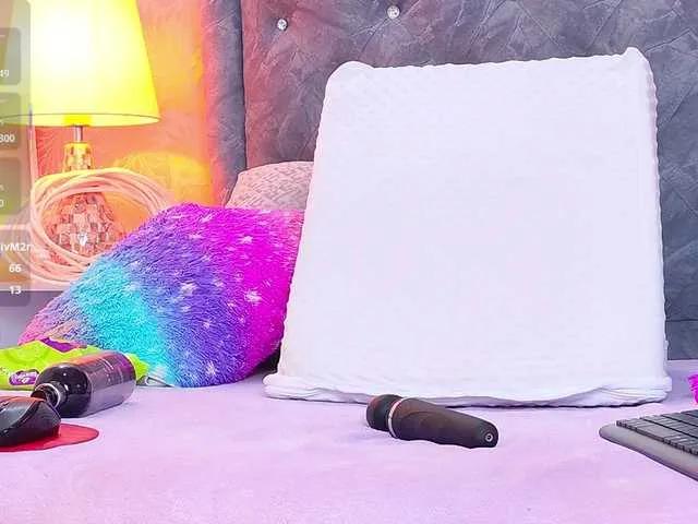 Offline LiaTeylor on BongaCams