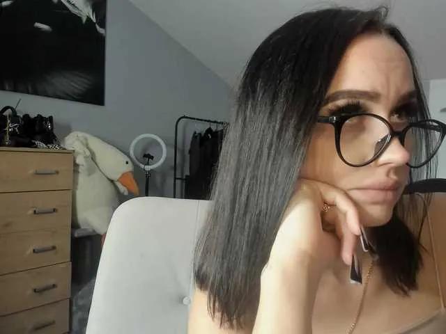 BongaCams LisaJohnson is Freechat LisaJohnson — Sensory/style: calm voice, whisper, slow pace, atmosphere (candles, music, cozy lighting), neat appearance
